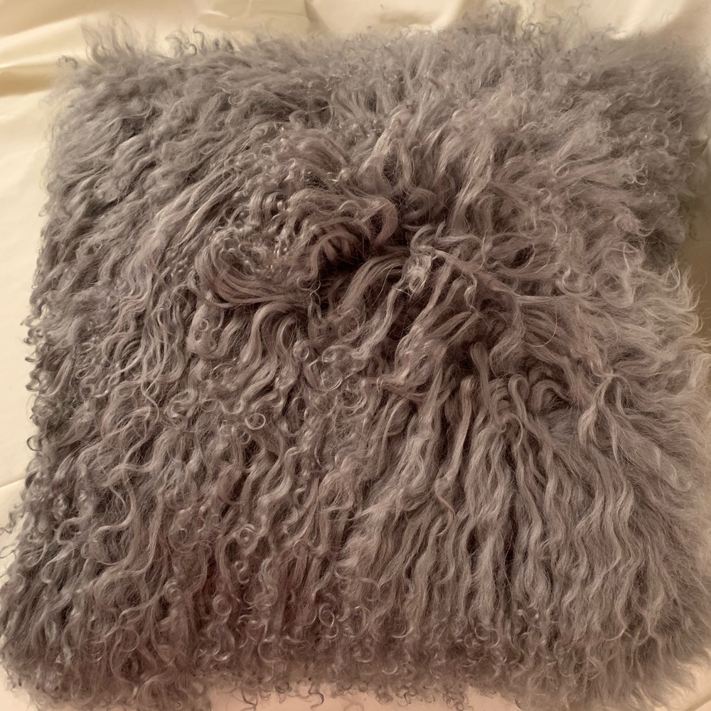 Faux Sherpa pillow, grey, new, really cute